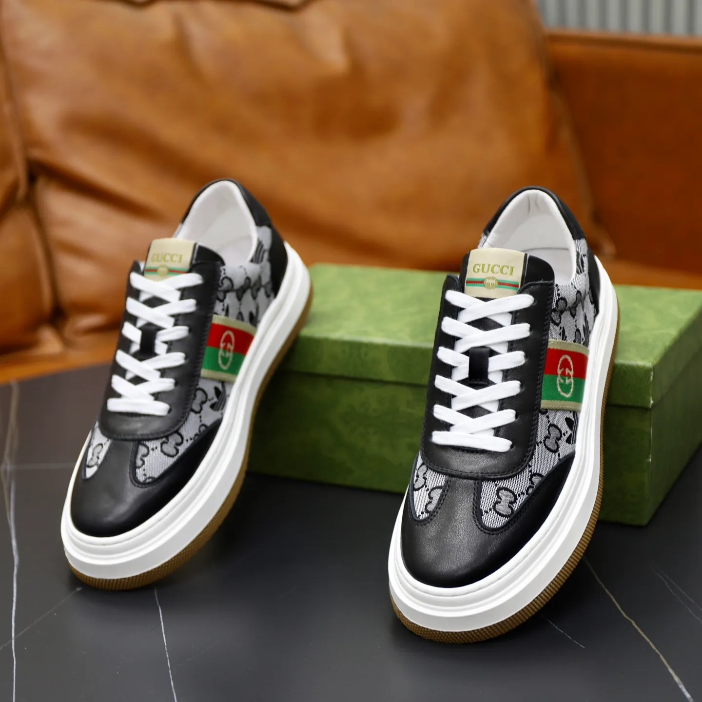 Ex-factory price: 420💰🙅‍♂️🙅‍♂️🙅‍♂️ Brand: GUCCI Standard code: 38–44 (45 can be customized) Grade: Same as the official website Material: Original cowhide fabric Comfortable pigskin lining Lightweight wear-resistant outsole Style category: Men's fashionable casual shoes and boots Running sneakers Distinguished luxury brand elements Top luxury Color: actual picture color